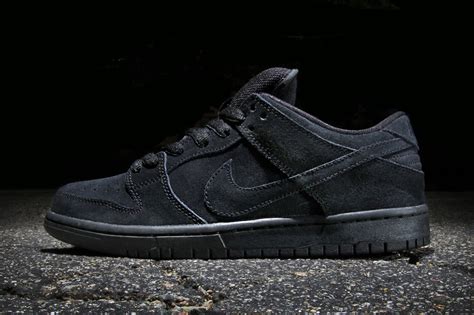 nike dunks low all black